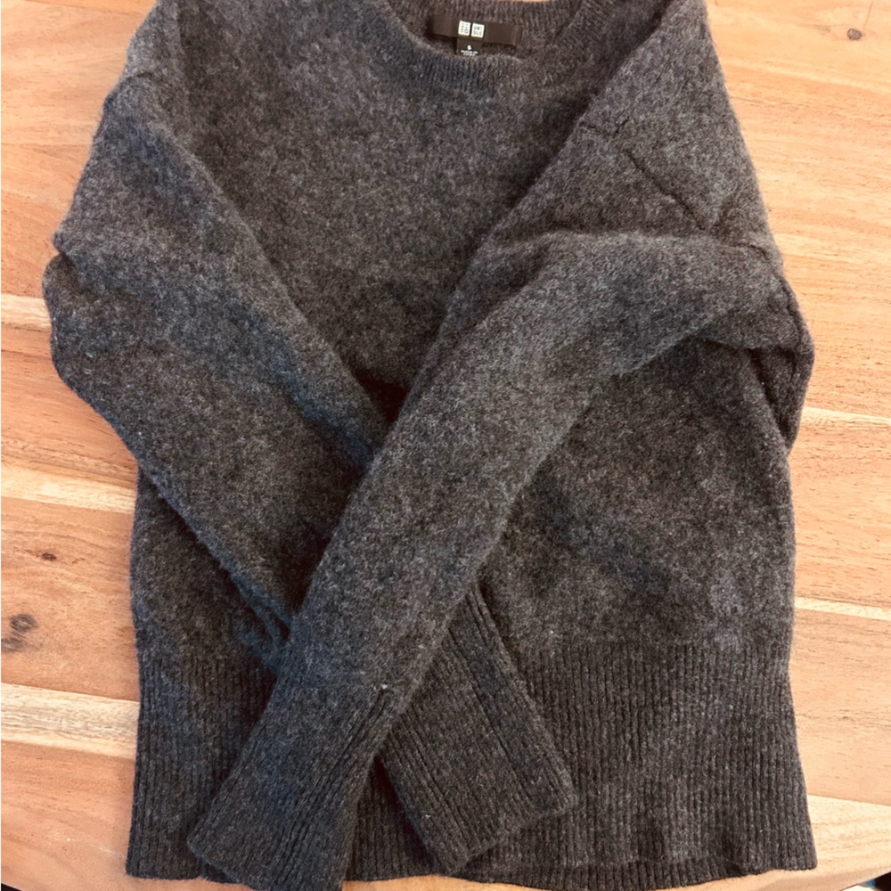 Uniqlo Cashmere Sweater